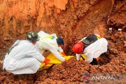 Seorang korban longsor Cilacap ditemukan di hari kesembilan pencarian