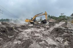 Pemkab Lumajang percepat pembersihan APG Semeru secara intensif