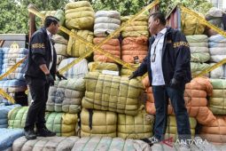 Polisi bongkar penyelundupan baju bekas impor senilai Rp4,2 miliar