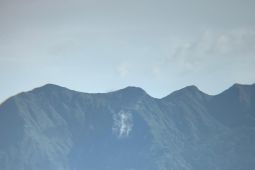 Aktivitas kegempaan Gunung Sangeang Api menurun, status tetap waspada