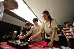 KBM PCU ajak warga Siwalankerto Surabaya kembangkan "edible plastic"