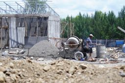 Warga pesisir antusias menantikan bengkel kapal Kampung Nelayan