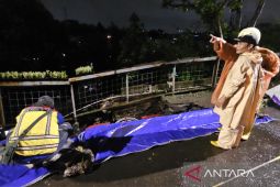 Pemkot Malang-BBPJN lakukan penanganan trotoar Jembatan Brantas ambrol