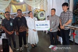 BPJAMSOSTEK serahkan santunan kematian relawan SPPG