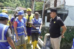 Pemkot Jayapura minta warga menjaga kebersihan lingkungan di Pasar Youtefa
