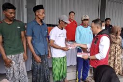 PDIP Jatim salurkan bantuan untuk warga terdampak erupsi Semeru