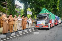 Bantuan beras dan minyak Goreng disalurkan ke 31 ribu KK di Mataram