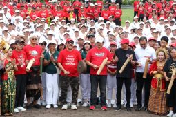 3.000 orang ikut Yoga Tertawa meriahkan HUT Kota Singasana di Tabanan