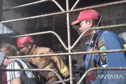 Damkar BPBD Belitung berhasil padamkan kebakaran rumah warga di jalan Hasan Saie