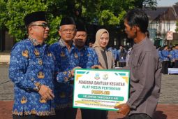 Dispertan sebut 24 kelompok tani di Garut dapatkan bantuan alsintan