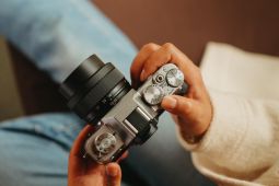Fujifilm menghadirkan X-T30 III dengan desain ringkas