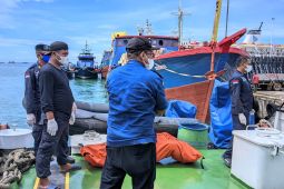 KSOP Batam evakuasi mayat tanpa identitas di perairan Batam