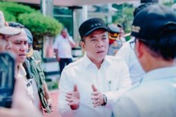 Ratusan aparat tertibkan bangunan liar di Karawang Barat