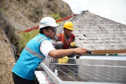 PLN pasang PLTS SuperSUN di Pulau Padar mendukung sektor wisata