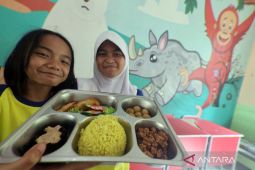 MBG dinikmati 44 juta orang dan produksi 2 miliar porsi