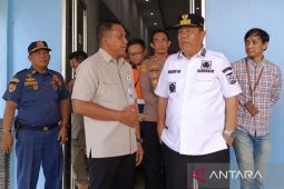 Gubernur alihkan kapal muatan semen di Pangkalbalam ke Belinyu