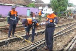 KAI Daop 9 perkuat prasarana demi pastikan kelancaran libur Natal