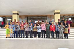 Ketua DPRD Sekadau hadiri upacara hari Guru Nasional