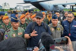 Gubernur Sumut terbang bawa logistik dan obat-obatan ke Tapteng