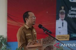 Bupati Bangka Tengah raih penghargaan Dwija Praja Nugraha 2025