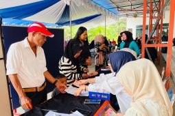 PT Pos salurkan BLT Kesra dari Kemensos kepada 10.776 warga di Kendari