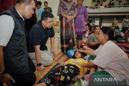 Gubernur Bobby Nasution langsung tinjau pengungsi di Tapteng