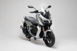 Fort 250 Adventur varian CBS dari QJMotor resmi meluncur