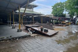 Los pasar tradisional Dasan Agung Mataram ditata