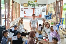 PLN NTB Dorong Literasi Kesehatan Anak Lewat Kolaborasi Mahasiswa Internasional