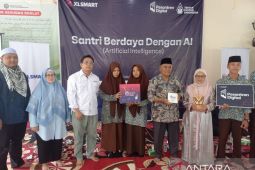 XLSMART edukasi para santri belajar literasi digital dan AI