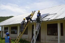 PLN terangi empat sekolah terpencil di Bima dengan program Supersun