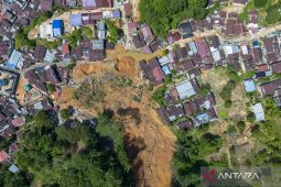 TNI kerahkan pesawat angkutkirim logistik ke titik banjir Sibolga