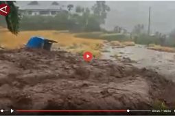 Banjir bandang landa Malalak Timur Sumbar, dua warga dilaporkan hilang - VIDEO