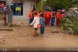 Hingga Kamis malam, 17 korban banjir ditemukan meninggal di Sumbar - VIDEO