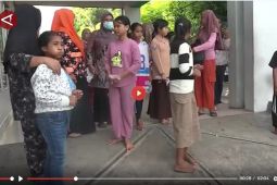 Puluhan siswa SD di Ternate dipulangkan usai diduga keracunan MBG - VIDEO