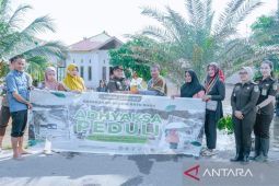 Kejari Batu Bara salurkan sembako kepada warga terdampak banjir di Desa Padang Genting