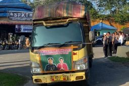 Polres Labuhanbatu Selatan salurkan logistik warga terdampak banjir di Batang Toru Tapteng