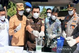 1,6 juta batang rokok illegal dimusnahkan Kejari Madina