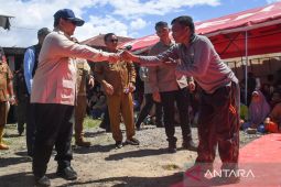 Prabowo disambut antusias penyintas banjir di Posko Aceh Tenggara