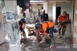 Relawan bencana Pamekasan bantu warga terdampak erupsi Semeru