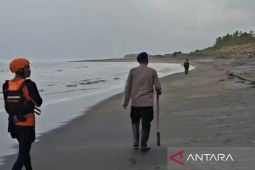 SAR Cianjur masih mencari remaja dilaporkan hilang tenggelam di Pantai Jayanti