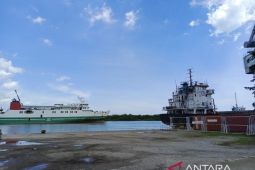 Penumpang angkutan laut di Babel turun