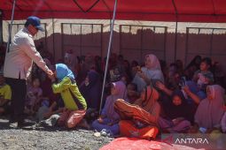 Prabowo vows quick repairs for flood-damaged bridges in Aceh