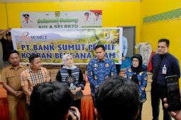 PT Bank Sumut salurkan 200 paket sembako kepada korban banjir Sergai