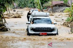 Gubernur Sumut tembus wilayah terisolasi di Tapteng pada hari kelima