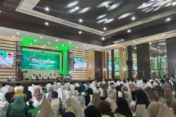 Puluhan ribu nahdiyin ikuti istighatsah hybrid PWNU Jatim