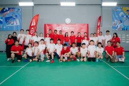 Liliyana Natsir berbagi ilmu bagi generasi muda dalam Badminton Clinic