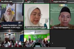 Ribuan siswa di Kota Makassar dilatih olah sampah buah menjadi eco enzym