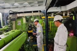 KSOP Baubau uji kelaikan 35 kapal penumpang angkutan Natal-Tahun Baru