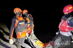 SAR Cianjur menemukan jasad remaja asal Bandung terseret gelombang